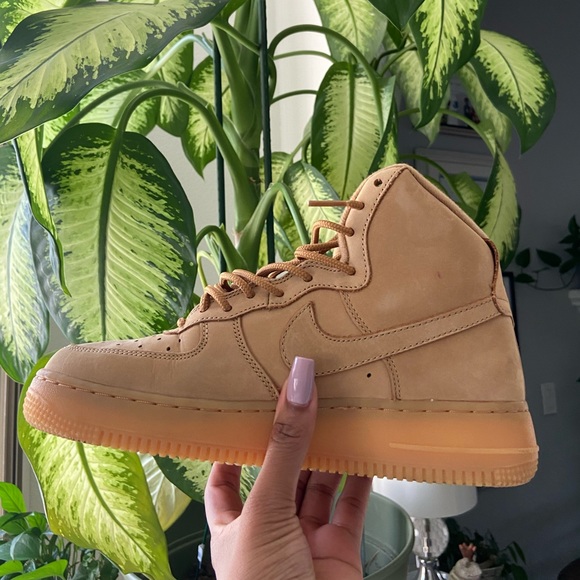 Air Force 1 high LV8 - Picture 2 of 4